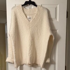 Aerie Women's V-Neck Cream Sweater